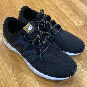 Men’s Size 11 New Balance Shoes